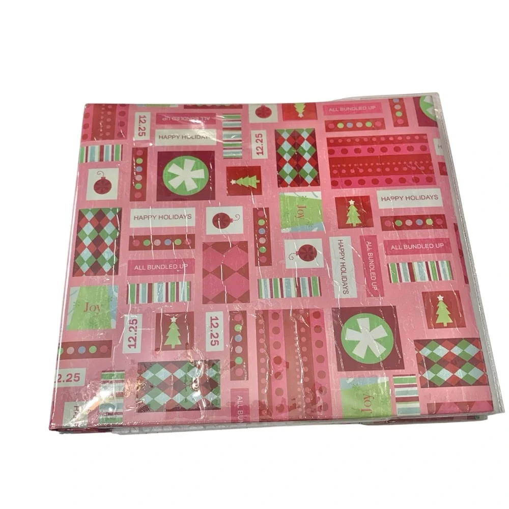 HOLIDAY THEME 8x8 Festive Christmas Scrapbook Kit
